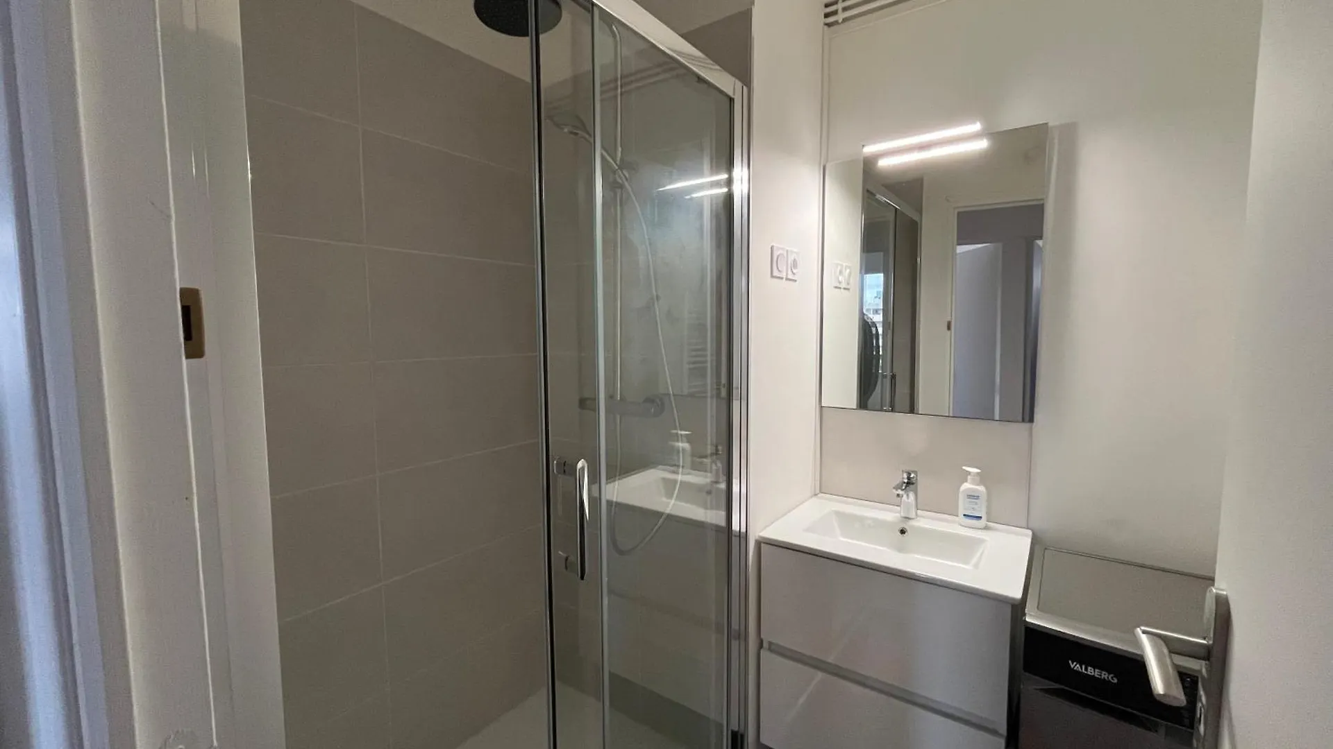 Skyview Appartement 4 Chambres Valence  0*, Valence (Drome)